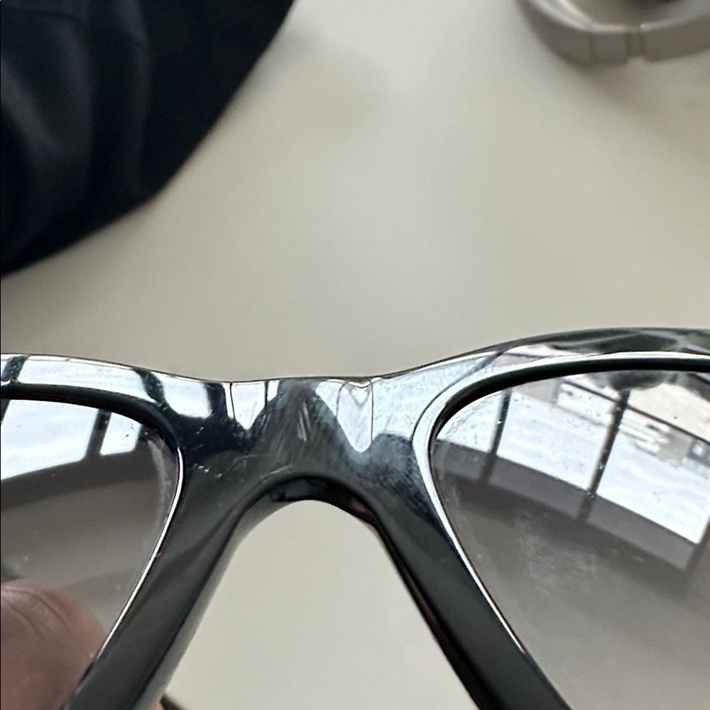 Louis Vuitton Black Sunglasses - Picture 14 of 14